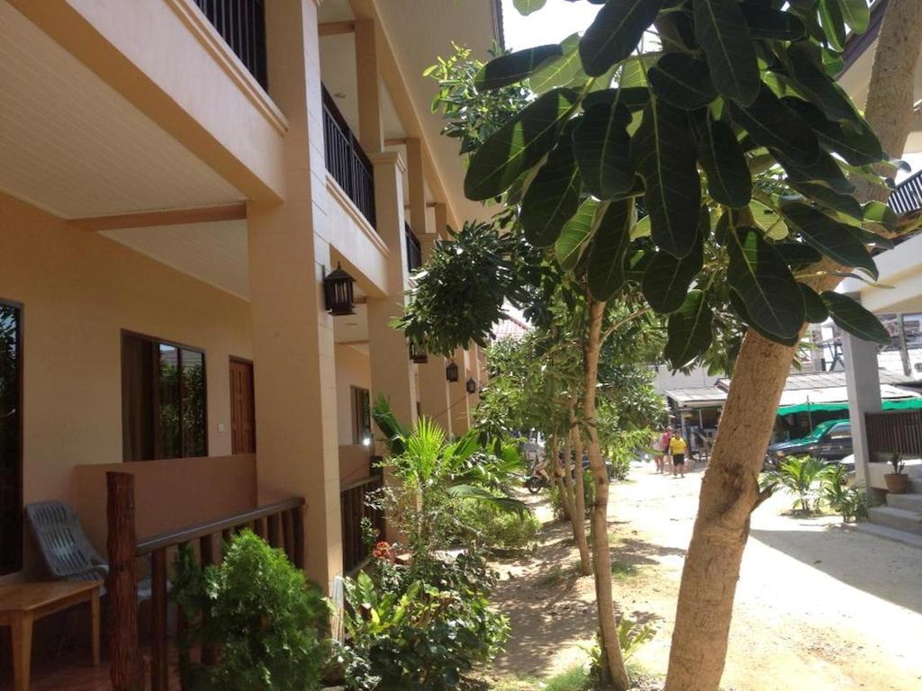 Bank Guest House Haad Rin Exterior photo