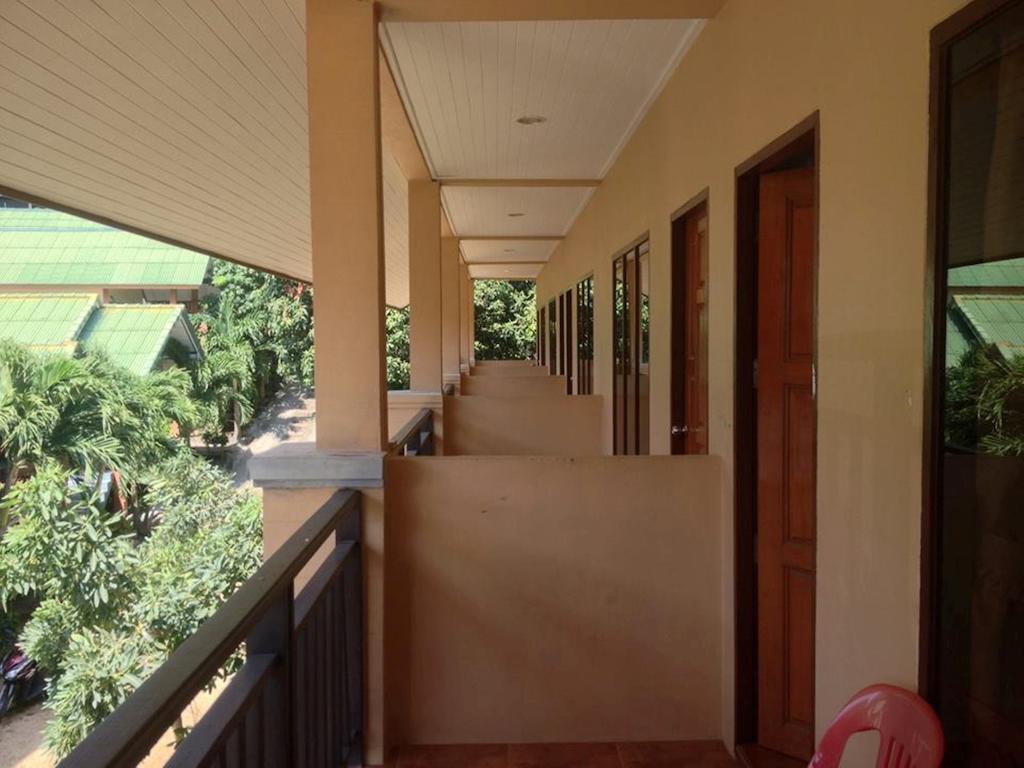 Bank Guest House Haad Rin Exterior photo